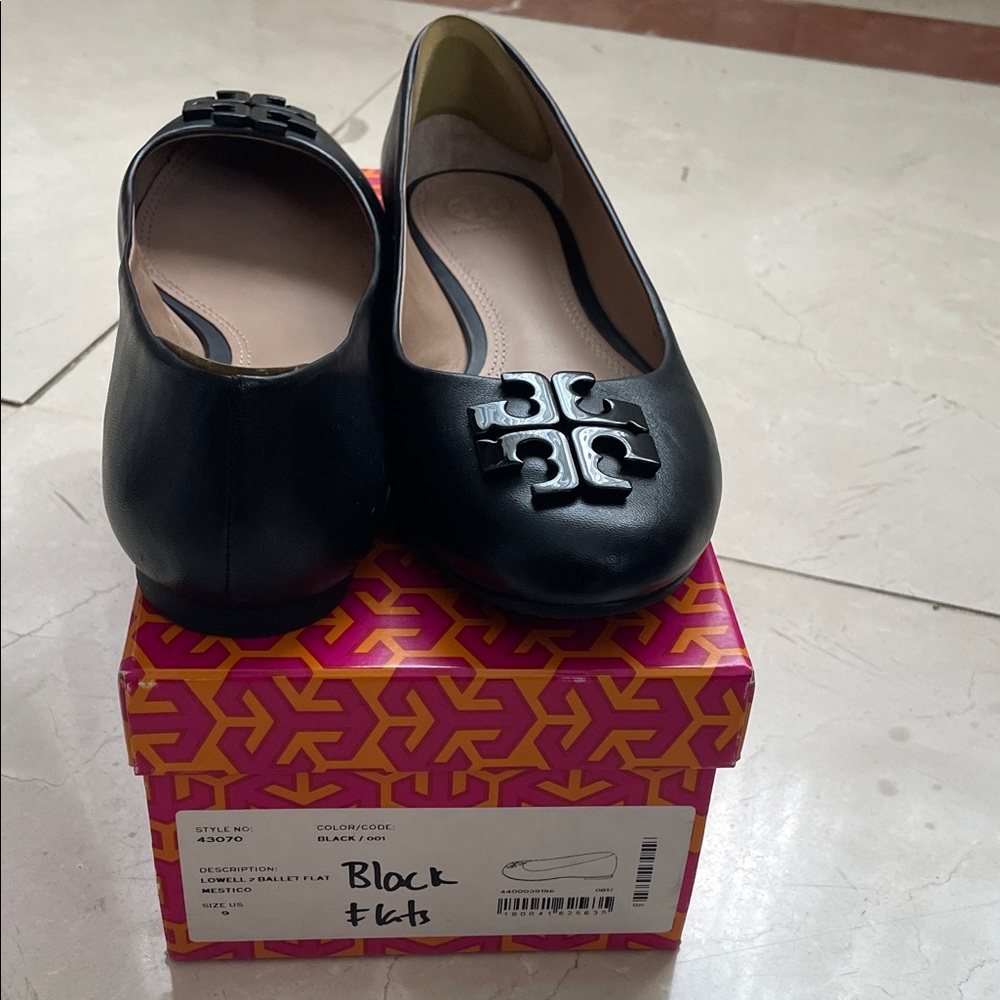 Tory Burch Black Logo Flats BRAND NEW